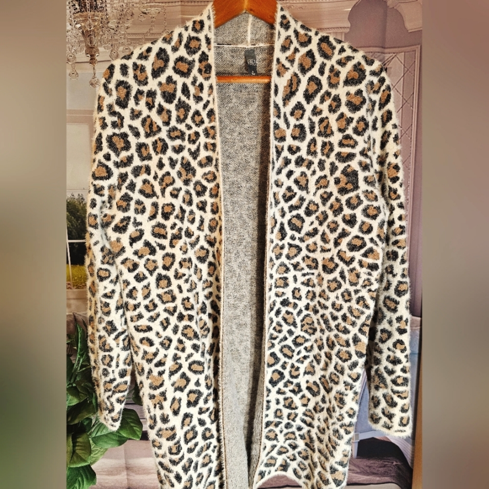 Alya Cardigan Sweater Soft Fuzzy Leopard Print Open Front  - Small Oversized